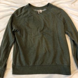 h&m dark green sweatshirt